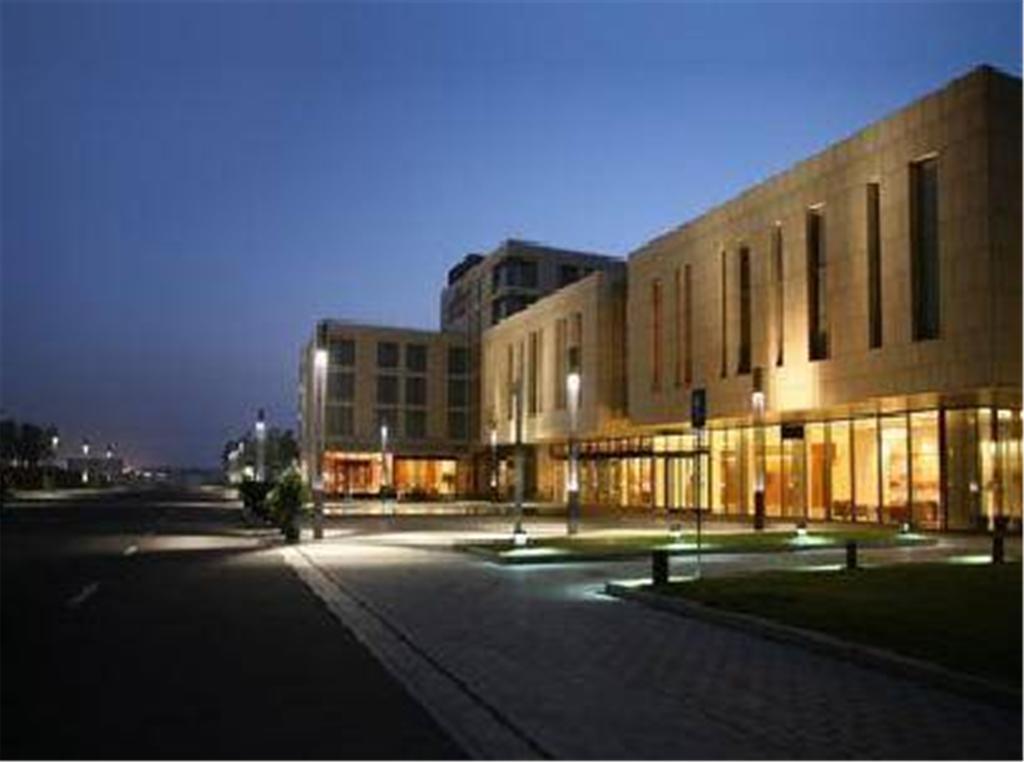 Howard Johnson Plaza Lingang Shanghai Nanhui Exteriér fotografie