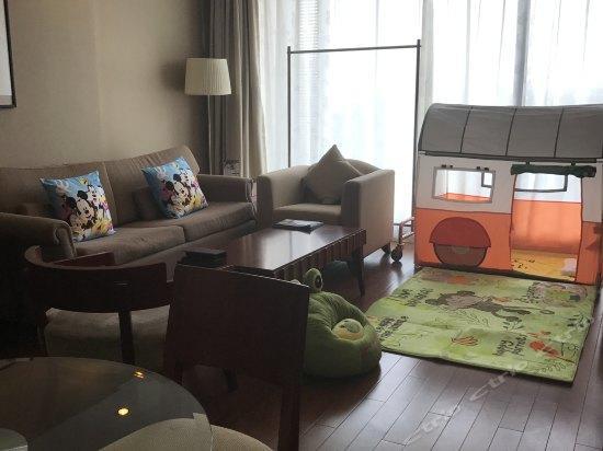 Howard Johnson Plaza Lingang Shanghai Nanhui Exteriér fotografie