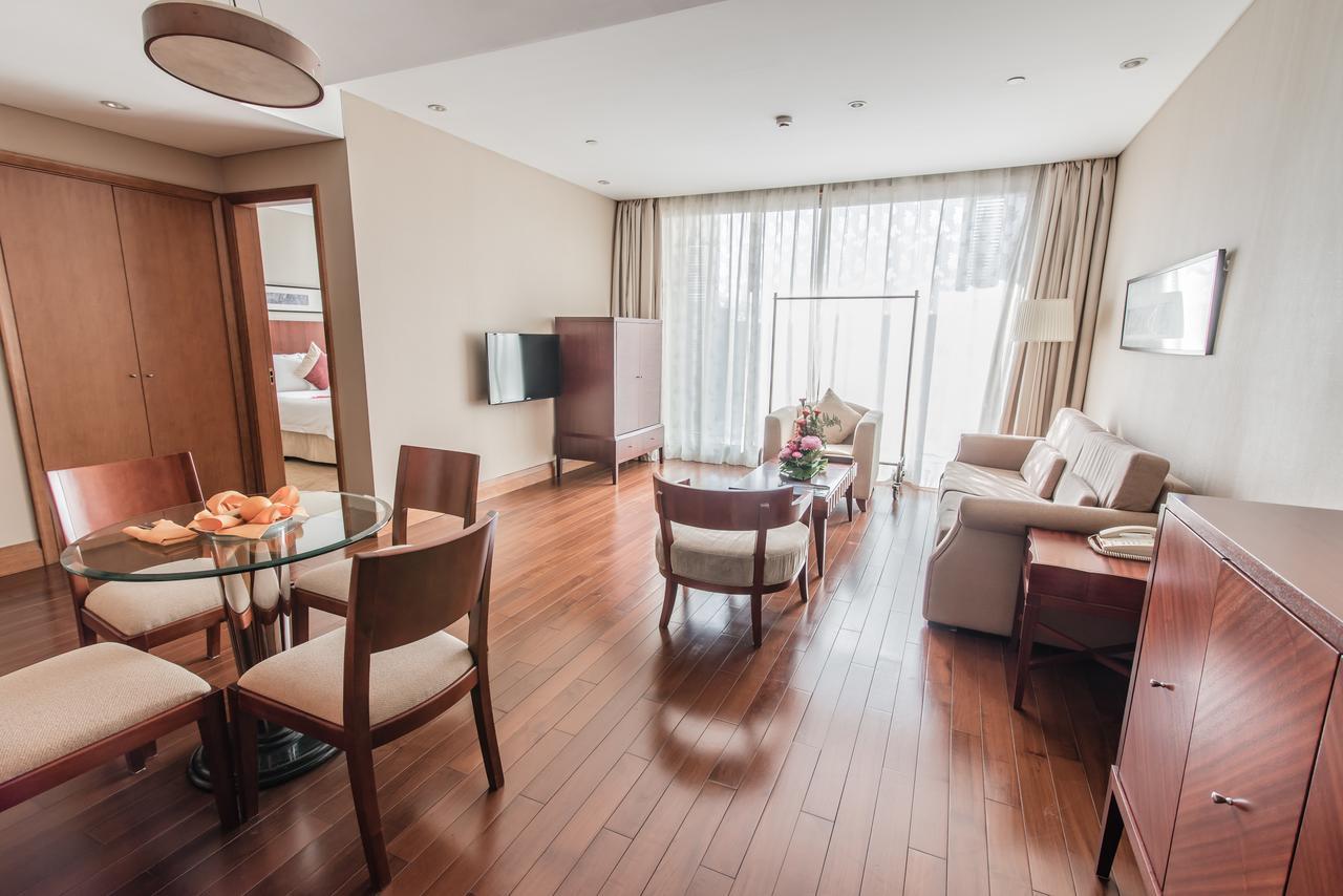 Howard Johnson Plaza Lingang Shanghai Nanhui Exteriér fotografie