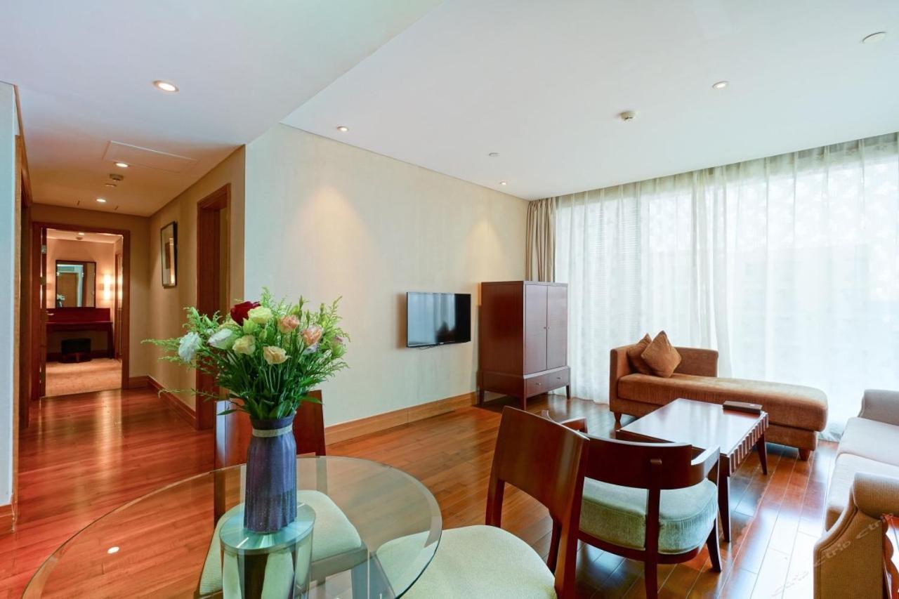 Howard Johnson Plaza Lingang Shanghai Nanhui Exteriér fotografie